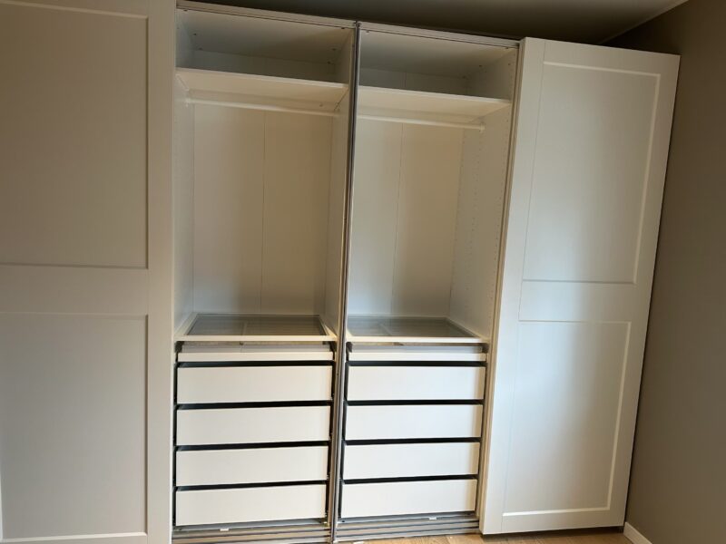 IKEA skyvedører på garderobe